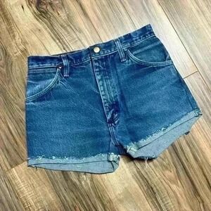 WRANGLER | UO | NWT Angled Cutoff High Waisted Rolled Hem Denim‎ Shorts, Size 24